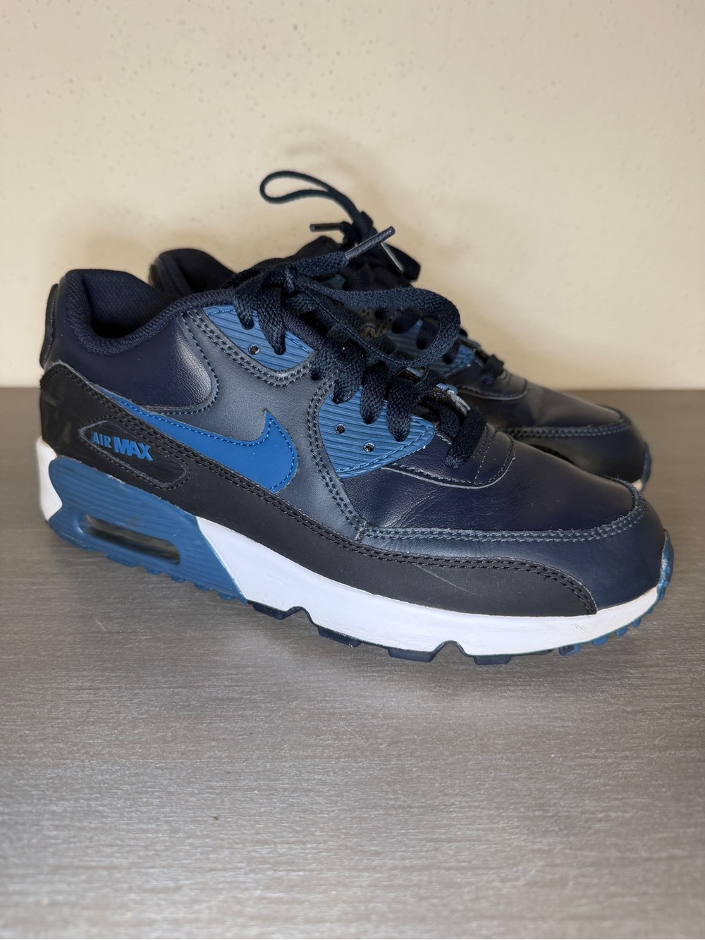Nike Air Max 90 Leather Sneakers Youth 7Y 833412-402 Navy Blue